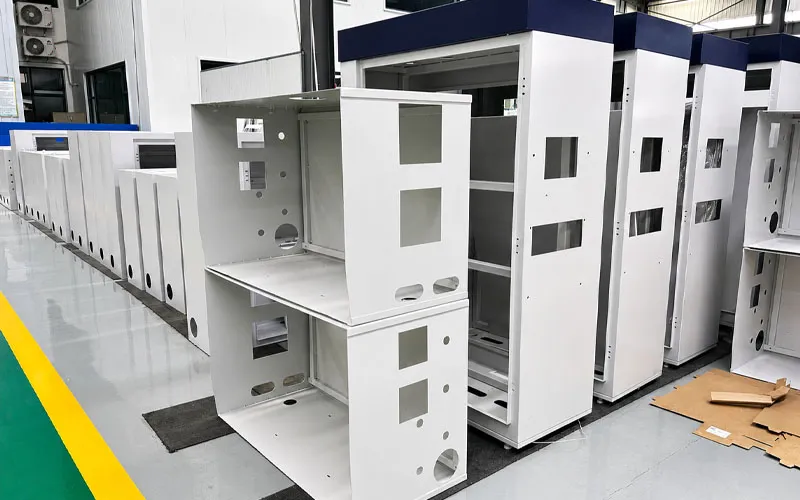 Dobladora de paneles CNC (tipo brazo de prensa) - gabinetes eléctricos