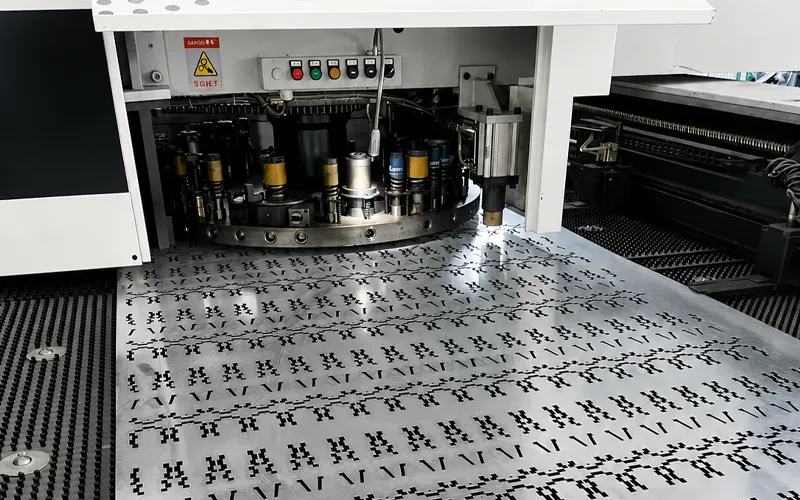 Tamamen Elektrikli CNC Abkant Presi - dekoratif
